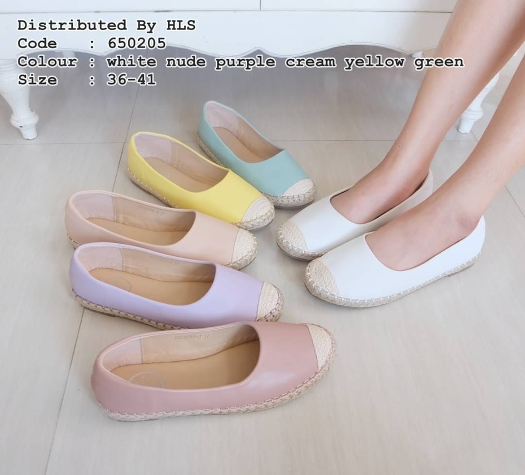 แบบใหม่ มาแล้วคะ พร้อมส่งคร่าา รองเท้าแฟรชเตี้ย ทรงหัวมน ขอบเชือกป่าน หนังสีพลาสเทล สวยมากๆ พื้นนิ่มๆ พื้นยางพารากันลื่น ใส่สบายมากๆ ใส่สบายๆๆชิวๆ