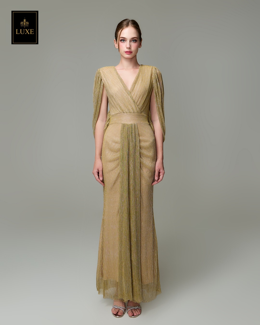 เดรสแฟชั่น แม็กซี่เดรสเสื้อคอวีคลุมแขน กระโปรงเข้ารูปตรงสะโพก