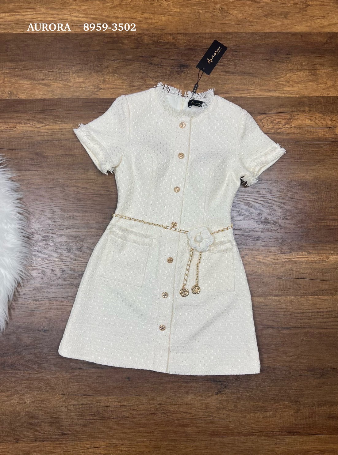 เดรสแฟชั่น เดรสเนื้อผ้าทวีตสุดหรู คือ..ยิ่งโดนแสงยิ่งสวยยิ่งหรู