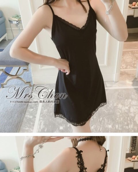 ชุดนอนเซ็กซี่ ชุดนอนสายเดี่ยว สีดำ แต่งสายลูกไม้ปักด้านหลัง สวยเปรี้ยว เนื้อผ้ายืด เกรดพรีเมี่ยม นุ่มลื่น เย็นสบาย +G-string