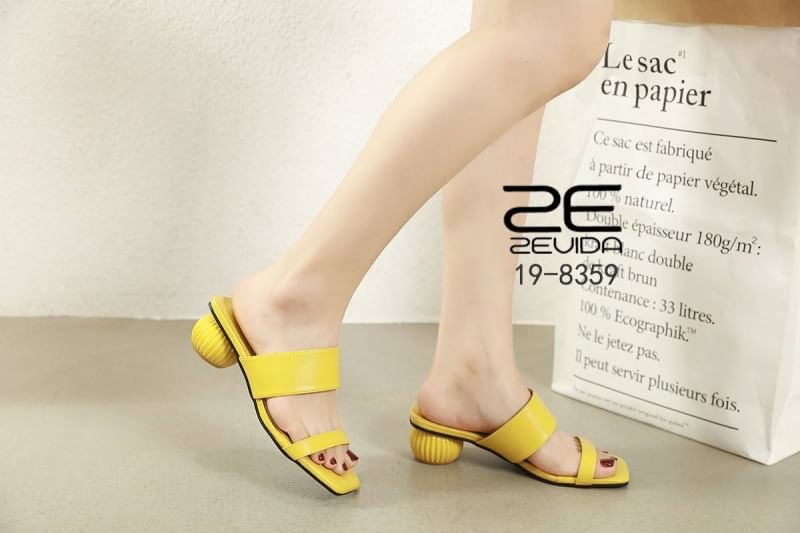 พร้อมส่งรองเท้าส้นกลมสูง2นิ้ว คาดสาย 2 ตอน นิ่มมากใส่ไม่บาดเท้า เรียบหรูดูเเพง ใส่เป็นเเฟนชั้นหน้าฝนได้สบายสวยจบครบในคู่เดียว