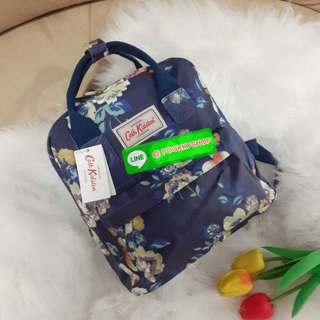 Best Seller !! Cath Kidston Multi Strap Backpack กระเป๋าสะพายเป้รุ่นมินิ แบรนด์ดังสไตล์วินเทจสุดฮิต วัสดุ Canvas เคลือบกันน้ำสามารถเช็ดทำความสะอาดได้ เปิดปิดด้วยซิปสะดวกใช้ ด้านหน้าประดับโลโก้แบรนด์ พร้อมช่องซิปด้านนอกใส่กระเป๋าสตางค์ มือถือได้ ด้านในมีช่