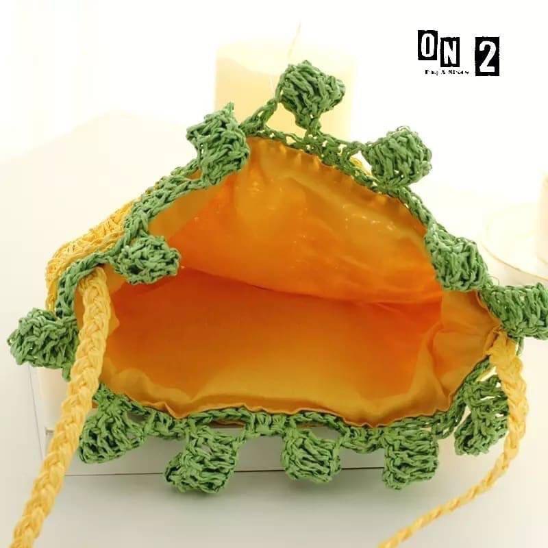 พร้อมส่ง กระเป๋าสานสับปะรด แบบ ขุนแม่ ชม, ยอดสั่งจอง ถล่มทลาย 🍍🍍🍍🍍🍍🍍🍍🍍 กระเป๋าสาน งาน HANDMADE 🌴🌴🌴, กระเป๋าใยปาล์มสานทรงสับปะรด ใบเล็กกะทัดรัด สีสันสดใสน่าใช้มากกกก