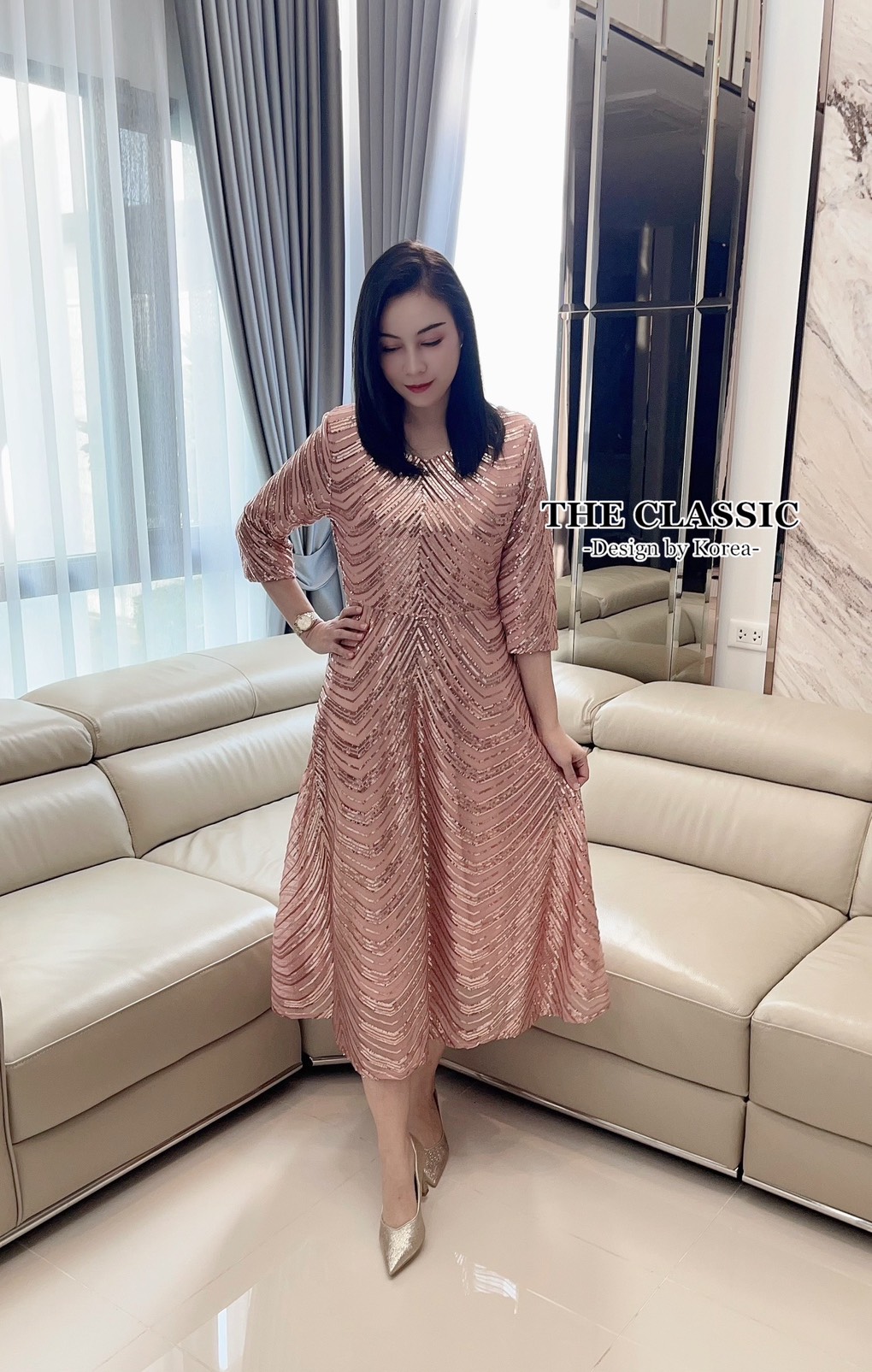 เดรสแฟชั่น ชุดเดรสออกงานปักเลื่อมใช้ผ้าเนื้อดีปักด้วยเลื่อมสีเงิน