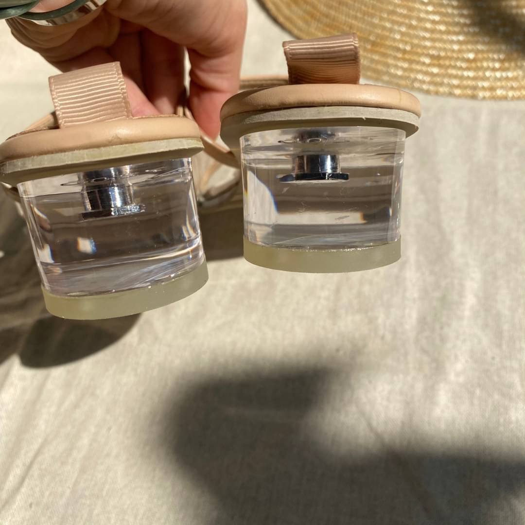 พร้อมส่ง แบบขายดี รีพีทรอบ 2 รองเท้าแตะส้นใส งานชนช้อปนะคะ chanel พื้นบุนุ่ม หน้าใสปักโลโก้ สวยมากคะ **ถ่ายจากสินค้าจริง***