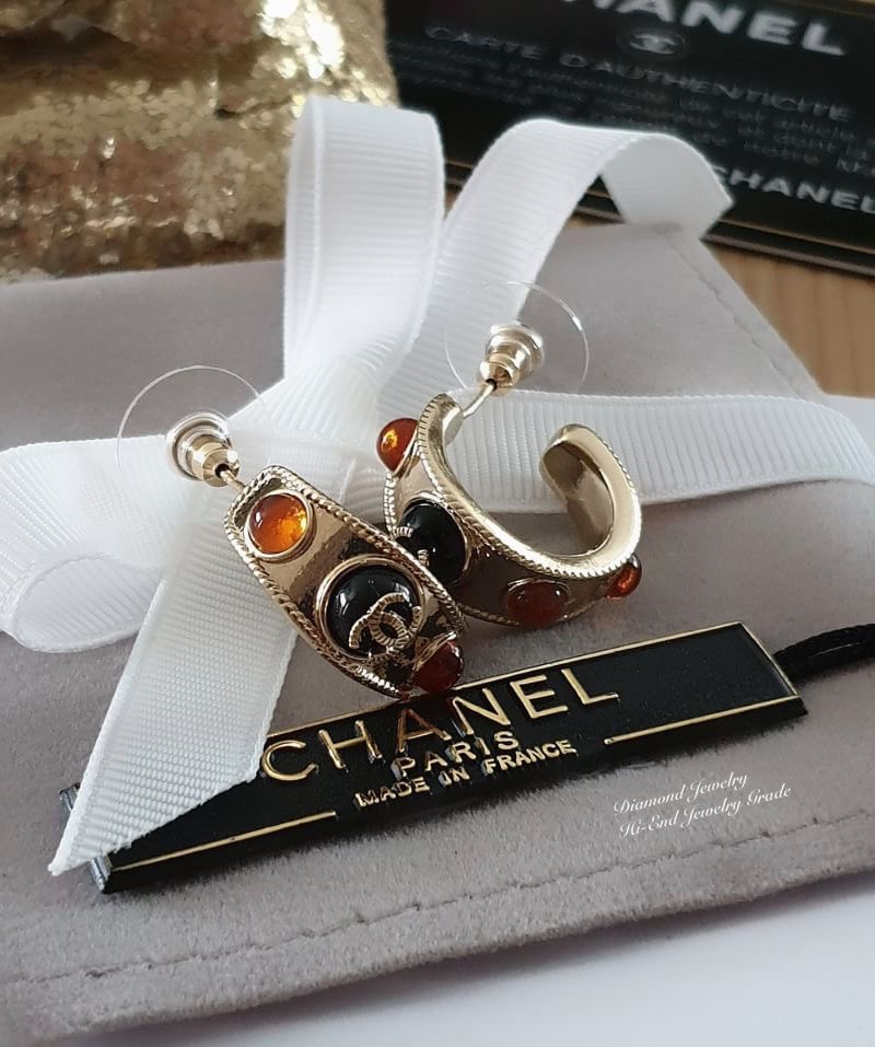 Super Hi-End Quality !!!! ((งาน 1:1 เหมือนในช็อปมากที่สุดในท้องตลาด)) Chanel Earring ต่างหูชาแนลงาน 1:1 เหมือนของแท้เป๊ะๆค่ะ รับรองงานสวยมากกกกก ดูหรู ดูผู้ดีสุดๆ งานคุณภาพดีมากๆมากๆคะ รับประกันความพอใจเลยค่ะ ตัวเรือนสีทอง งาน laser stamp เหมือนช็อปค่ะ ไฮ