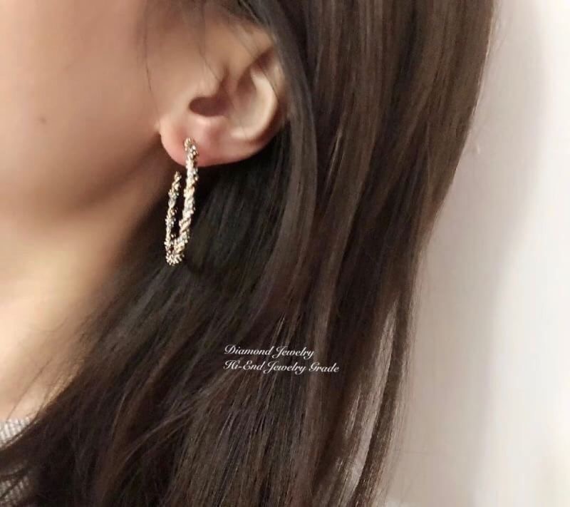 Super Hi-End Quality !!!! ((งาน 1:1 เหมือนในช็อปมากที่สุดในท้องตลาด)) Chanel Earring ต่างหูชาแนลงาน 1:1 เหมือนของแท้เป๊ะๆค่ะ รับรองงานสวยมากกกกก ดูหรู ดูผู้ดีสุดๆ งานดี ตัวเรือนคุณภาพดีมากๆมากๆคะรับประกันความพอใจเลยค่ะ ตัวเรือนสีทองไฮโซมากค่ะ คอนเฟิม !!!!