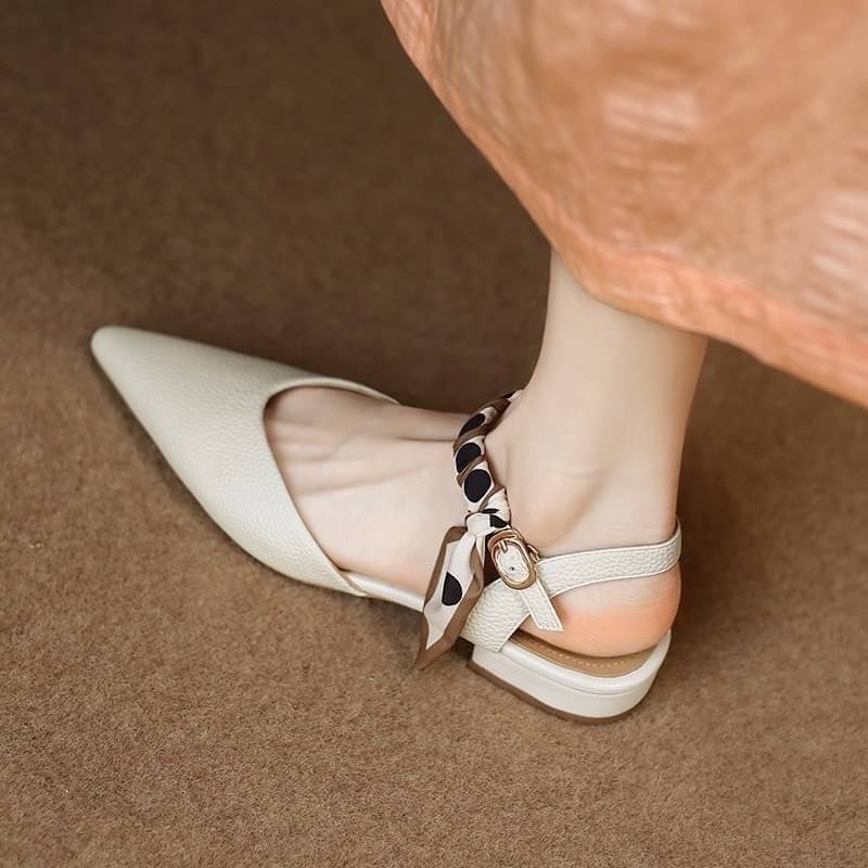 พร้อมส่ง👠👠👠รองเท้ารัดส้น คาดสายผ้า ทรงหัวแหลม ซับหนังนิ่ม ใส่สบายมาก น่ารักค่ะ บอกเลย สวยมากจ้า