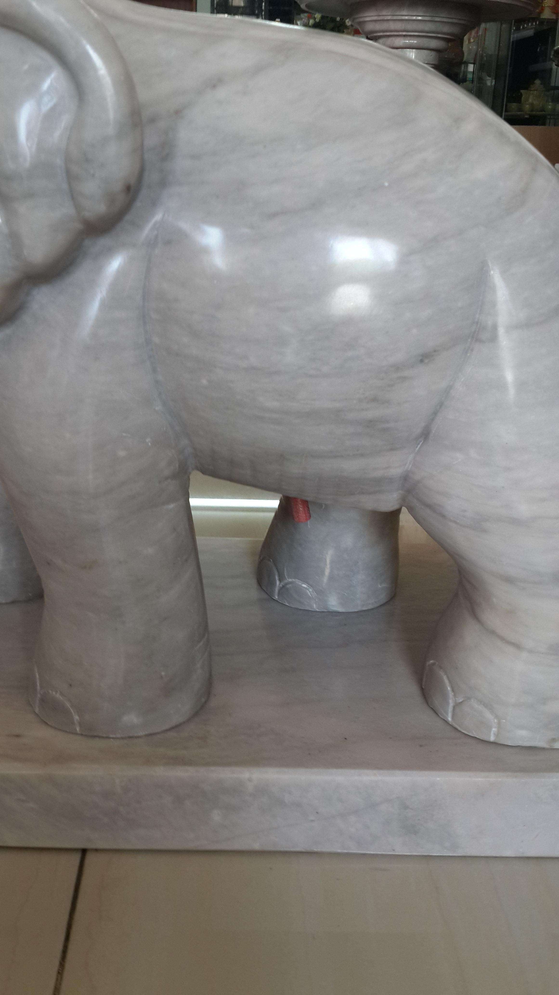 ช้าง พ่นน้ำได้ แกะสลัก จากหินอ่อน