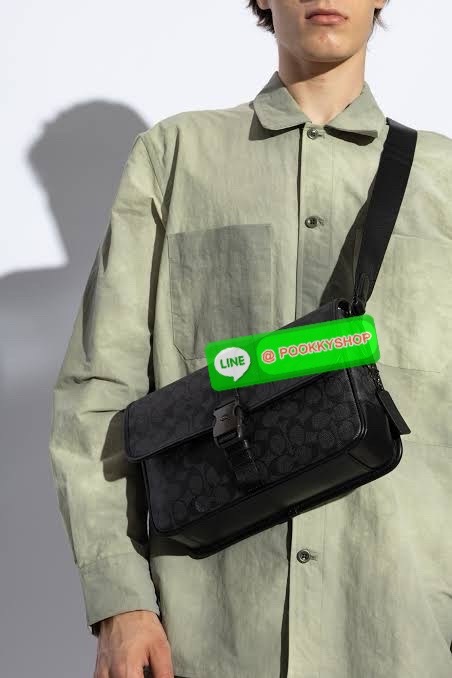 Coach League Messenger Bag PRODUCT DETAILS Smooth leather Inside multifunction pockets Speedclip closure, fabric lining Outside open pocket