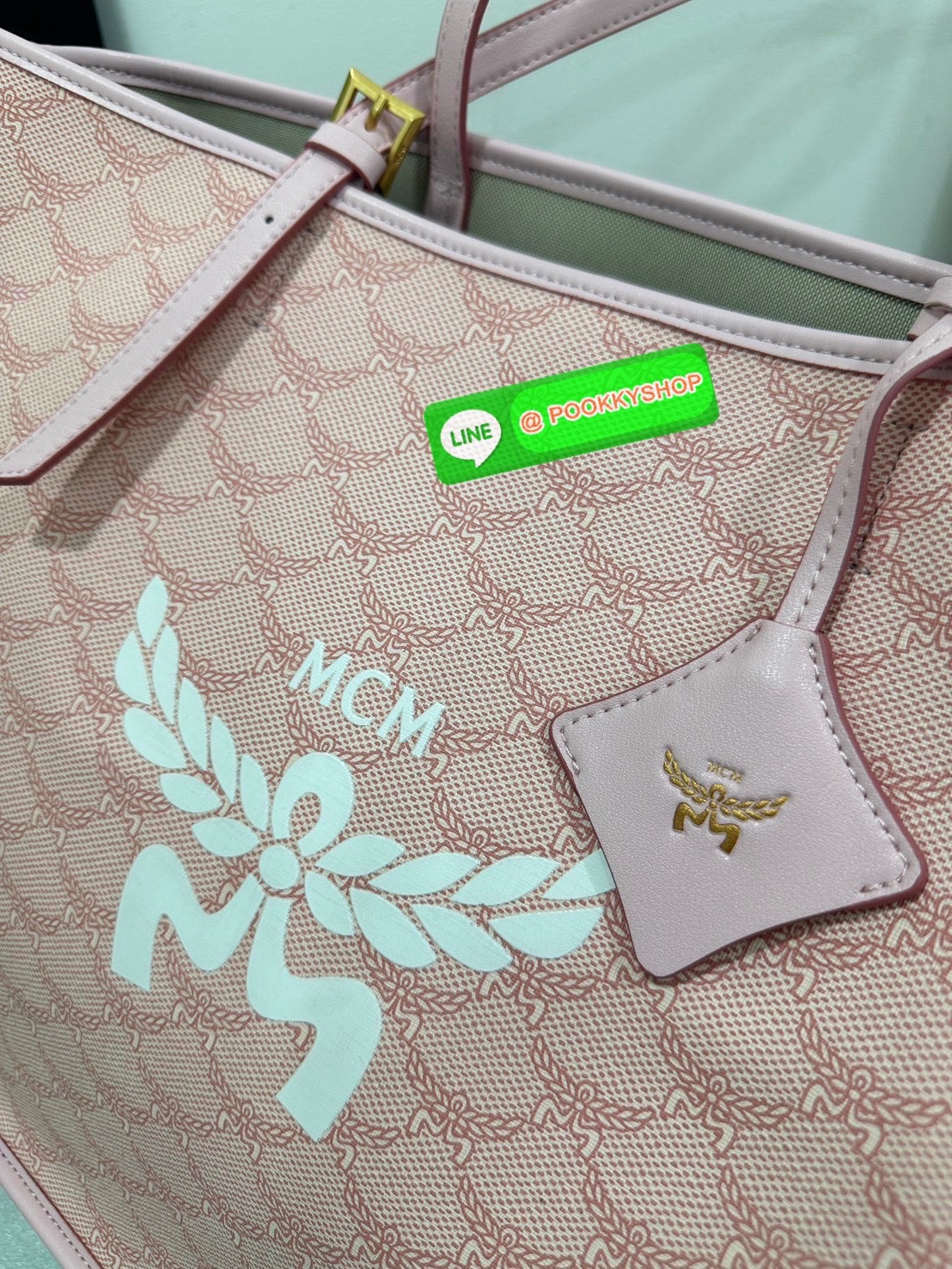 MCM Himmel Shopper in Lauretos • กระเป๋าช้อปเปอร์รุ่นHimmel Shopper • วัสดุ Lauretos Monogram Canvas ลายตัว M + ใบลอเรล เอกลักษณ์ใหม่ของ MCM
