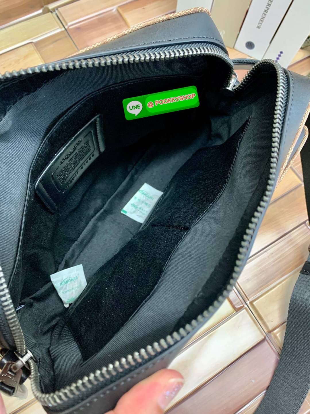 COACH WEST CAMERA BAG IN SIGNATURE ((91485)) ðšāļāļĨāļąāļāļĄāļēāļāļēāļĄāļāļģāđāļĢāļĩāļĒāļāļĢāđāļāļāļāđāļēāļē! āļāļĢāļ°āđāļāđāļēāļŠāļ°āļāļēāļĒāļāļđāđāļāļēāļĒ((āļāļđāđāļŦāļāļīāļāļāđāđāļāđāļŠāļ§āļĒāļāļĩāđāļāļĩāļĒāļ§āļāđāļ°ð)) āļŦāļāļąāļāđāļāđ āđāļĨāļ°āļŦāļāļąāļCanvasāļŠāļ§āļĒāļāđāļ° āļĄāļĩāļāđāļāļāļāļīāļāļŦāļāđāļē//āļāđāļāļāļāļīāļāļāļĨāļēāļāļāļ§āđāļēāļ//āļāđāļāļāļŦāļĨāļąāļāđāļāļāļāļīāļāļāļđāđ āđāļŠāđāļŠāļąāļĄāļ āļēāļĢāļ°āđāļāļāļĢāļ°āļāļģāļ§āļąāļāđāļāđāđāļĒāļāļ°;āļāļĢāđāļāļĄāļāđāļāļāđāļĨ