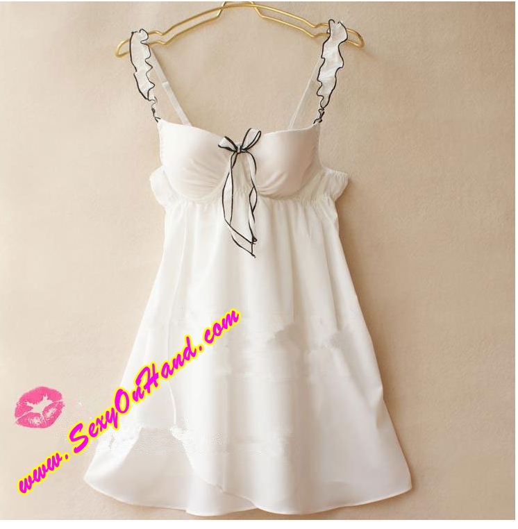 ชุดนอน คุณหนู ชุดนอนสายเดี่ยว สีขาว แต่งระบายสาย ไสตล์เซ็กซี่ ใสๆ แบบกระโปรงแต่งทบด้านหน้า เนื้อผ้าบางเบาสีขาว ยืดหยุ่นได้ เนื้อผ้าบางเบา สวยใส มากๆเลยคะ