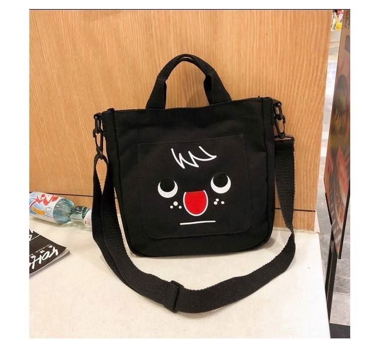 รุ่นใหม่ พร้อมส่ง!!!!!!!! Monna bag น้องมอนน่า จมูกแดงโตๆ มีหน้าม้า มี4สีให้เลือกสดใสกันไปป ได้ทั้งถือและสะพายเลย ใส่ของได้เพียบ เน้นๆ