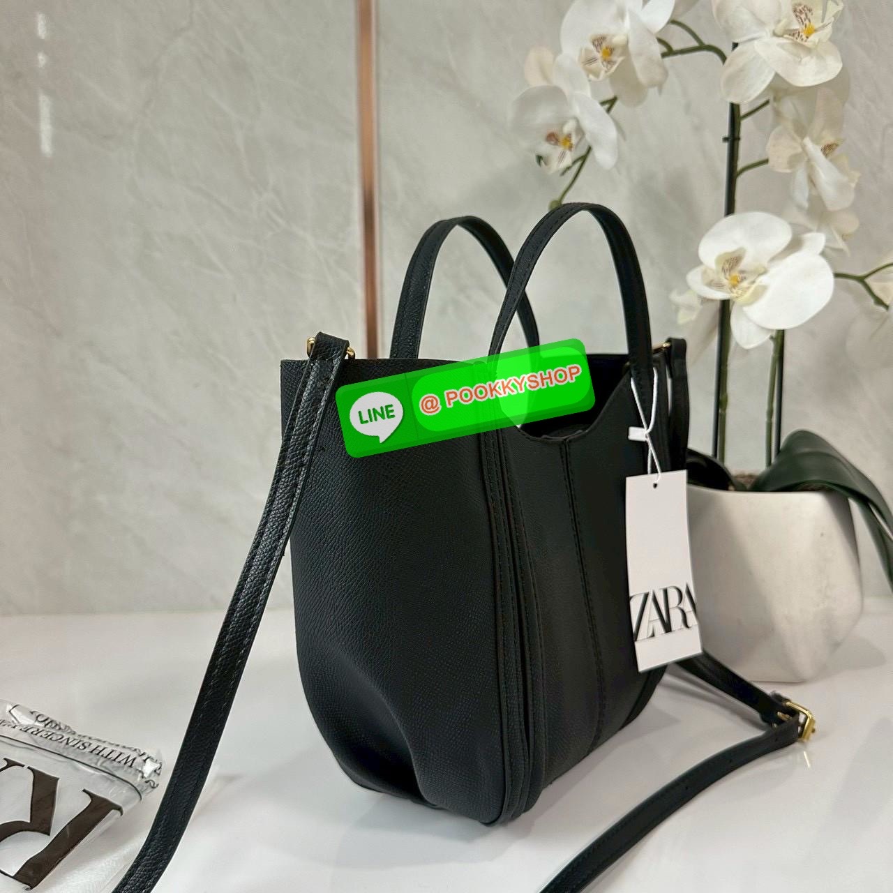 ZARA MINI CITY BAG WITH TOPSTITCHING กระเป๋าถือ /สะพายข้างยกระดับลุคของคุณด้วยกระเป๋ามินิซิตี้ดีไซน์โมเดิร์น โดดเด่นให้กับทุกสไตล์การแต่งตัว