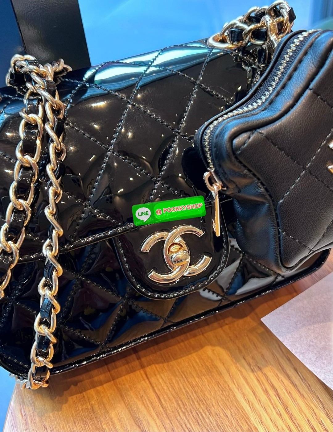 NEW ARRIVAL! สุดหรู สุดคลาสสิค ยอมใจใก้กับความสวยของน้องงค่าา ✈️สะพายต่างประเทศไปชิลๆเลยค่าา CHANEL VIP MAKE UP WITH BAG STARS