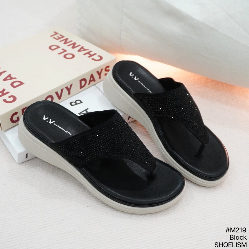 พร้อมเสิร์ฟไม่มีพักก! รองเท้าแตะลำลองหูคีบ แต่งคริสตัล เพิ่มความโดดเด่นให้กับหน้าเท้า พื้นนุ่มพิเศษ รองรับแรงกระแทก ใส่นุ่ม เดินสบาย ลดอาการปวดเท้า คอลเลคชั่นใหม่ที่ต้องมี!