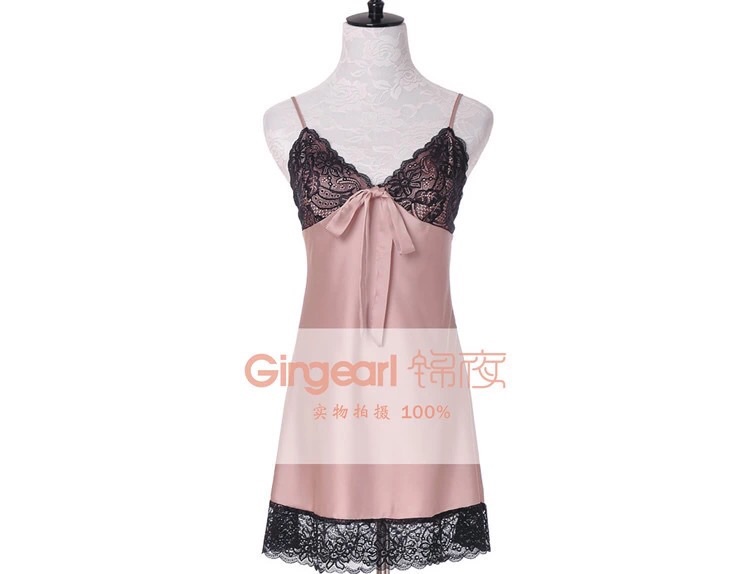 ชุดนอนผ้าไหม ชุดนอนสายเดี่ยว ผ้าไหมสีแชมเปญ แต่งลูกไม้ดำขอบชุด และชาย ..เกรดหรู สวย เซ็กซี่แนวคุณหนูไฮโซ มากๆคะ