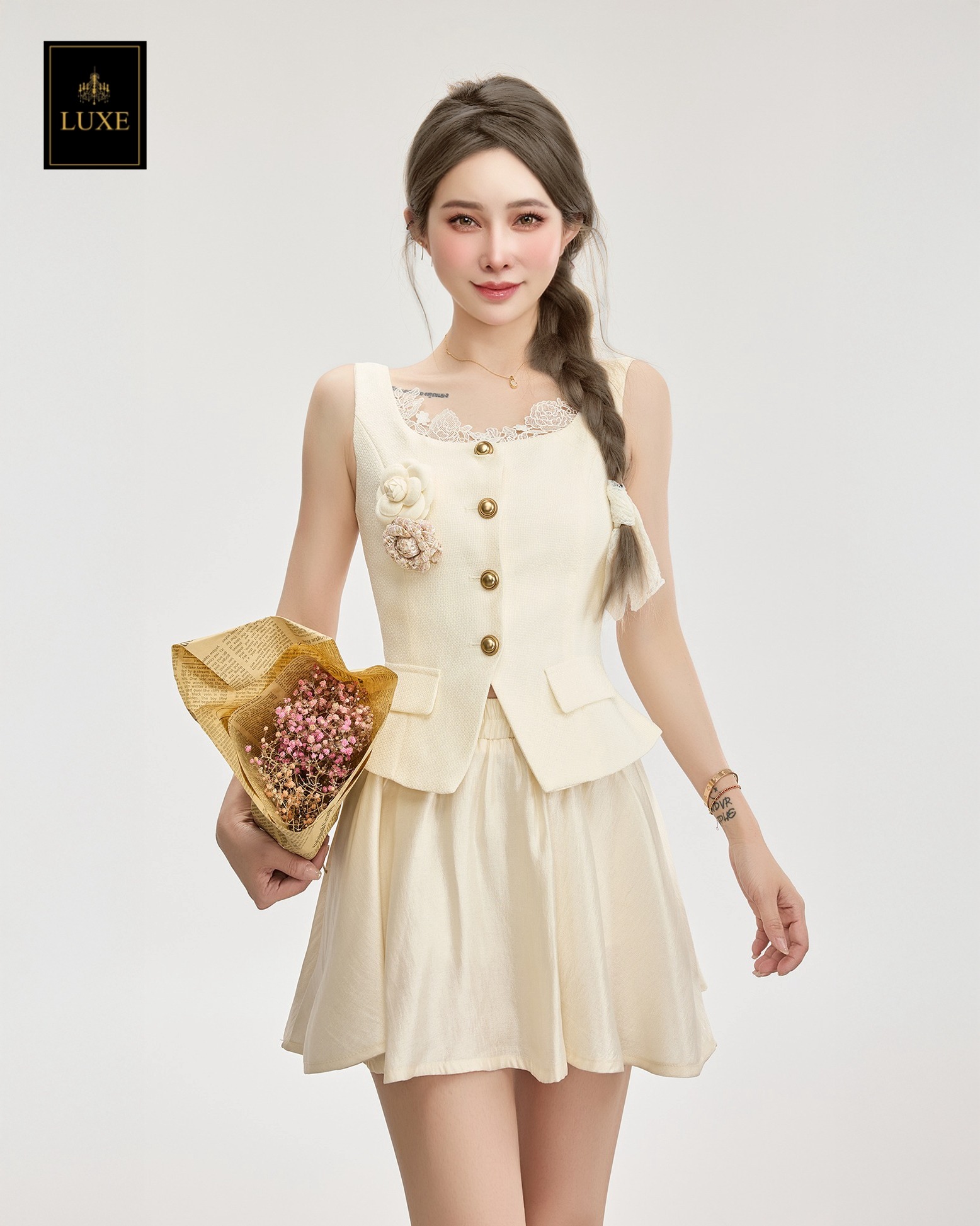 เสื้อแฟชั่น Luxe Lace Detail Button Vest