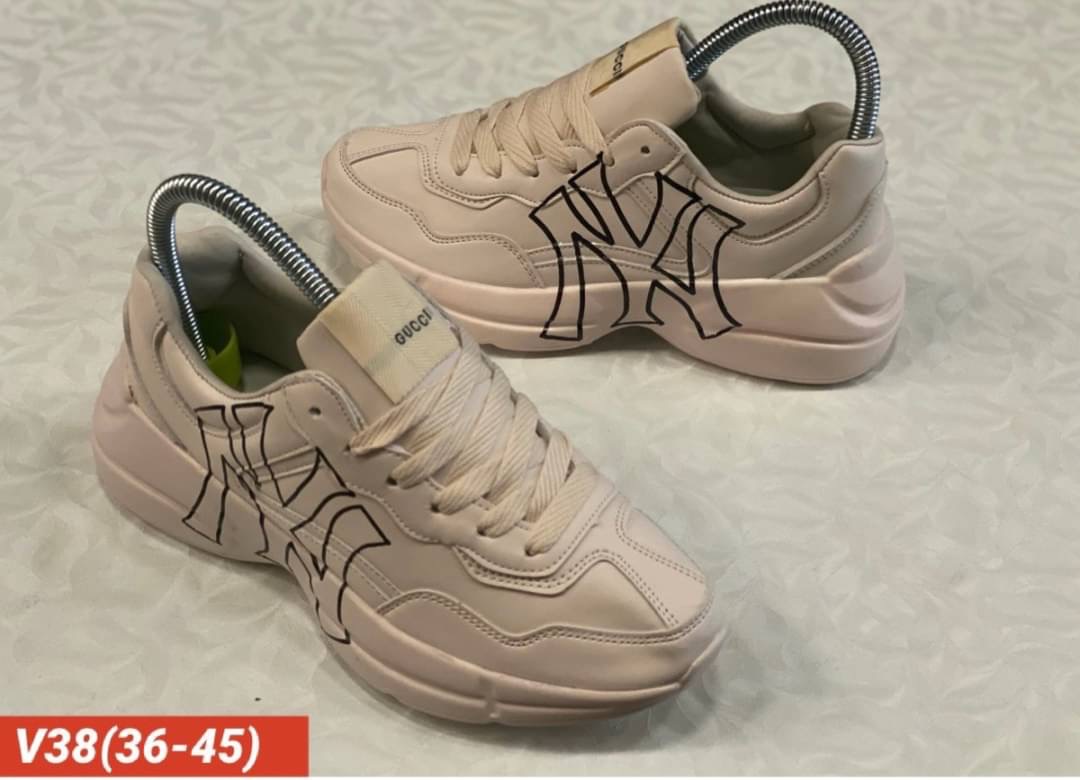 พร้อมส่ง รองเท้าผ้าใบก็อปแบรนด์ NY กุชชี่ เสริมส้น หนังนิ่ม งานสวยมากกกคะ พื้นแบรนด์