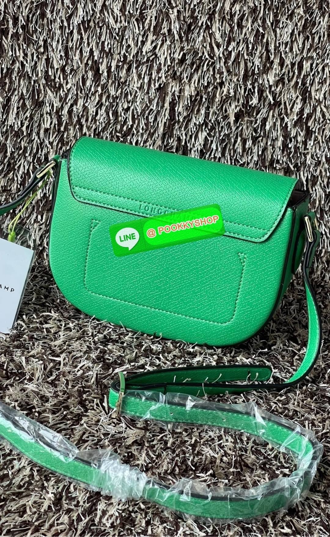 💕Longchamp Epure Crossbody Bag ด้วยรูปแบบที่ชวนให้นึกถึงฝาพับของ Le Pliage กระเป๋าสะพายข้างขนาดเล็กใบนี้มีทั้งความอ่อนเยาว์และความเป็นผู้หญิงในเสน่ห์ของมัน โดดเด่นด้วยรูปทรงกระเป๋าแบบอานม้า ยกย่องให้กับตำนานนักขี่ม้าของ Longchamp EPURE สายสะพายซึ่