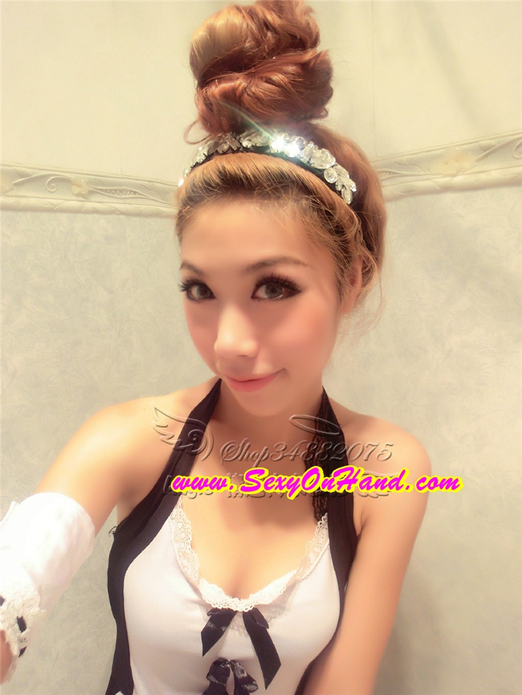 แม่บ้านสาว Maidสาว ชุดสาวรับใช้ สีดำ แต่งผ้ากันเปื้อนขาว ติดริบบิ้นและแต่งชายลูกไม้ขาว เนื้อผ้ายืดทิ้งตัว สวย ผ้ามีน้ำหนัก สวมใส่สบายคะ ในเซ็ท ประกอบด้วย -ตัวชุดกระโปรง พร้อมผ้ากันเปื้อนในตัว +สายรัดถุงน่องในตัว4 จุด -สายรัดต้นแขน/ขา+สายข้อมือ +คาดผม+G-st