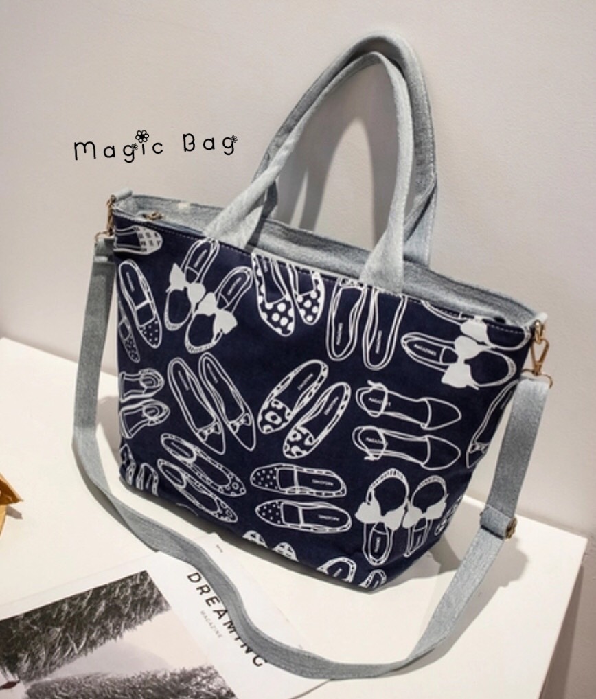 Mis Zapatos long skirt nylon tote bag cawaii products in Japan Bag ... กระเป๋าสะพาย Mis Zapatos กระเป๋ายอดฮิตจาก ญี่ปุ่นยังคงนิยมกันต่อเนื่อง ด้วยดีไซน์และวัสดุอุปกรณ์อย่างดี ผ้า Canvas ลงตัว บอกเลยรุ่นนี้ คุ้มน้าใช้มีกระเป๋าลูก กันน้ำ เกร๋ แมทได้ง่าย เหม