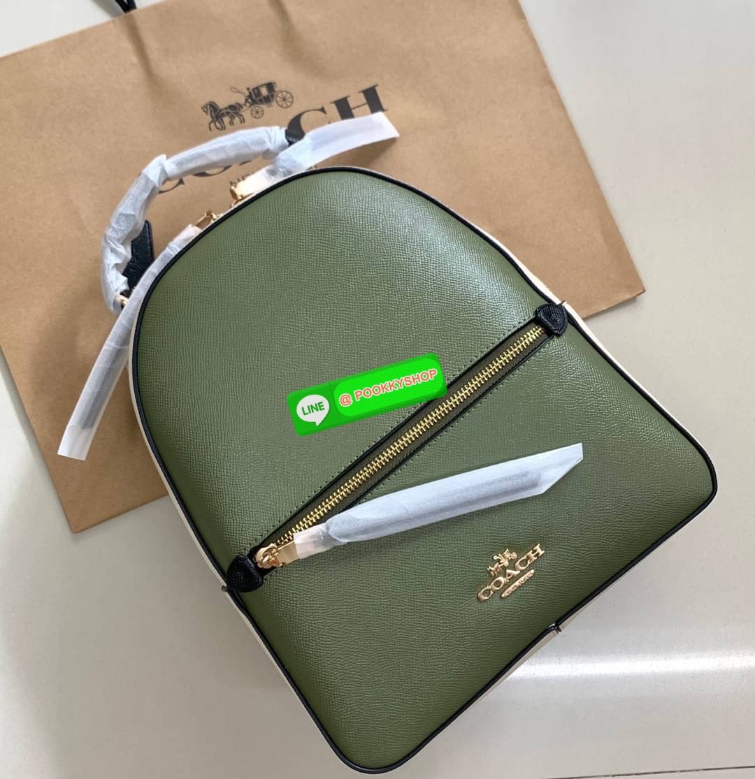 COACH JORDYN BACKPACK ((C2732//76623)) 🌹🌹ไม่มียังไงไหว ต้องบอกว่าน้องสวยมากๆค่า! กระเป๋าสะพายหลังแบบมีหูหิ้ว หนังแแท้ ลายหนังสวยน่าใช้มากค่ะ ด้านหน้ามีช่องซิปใส่มือถือหรือของจุกจิกลงไปได้ค่ะ เปิด-ปิดกระเป๋าแบบซิปคู่ห้อยหนัง ภายในกว้างใส่สั