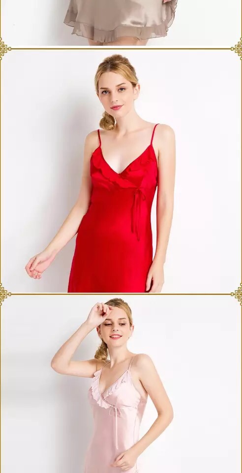 ชุดนอนผ้าไหม สีชมพูอ่อน เนื้อผ้าหรู แต่งระบายช่วงอก