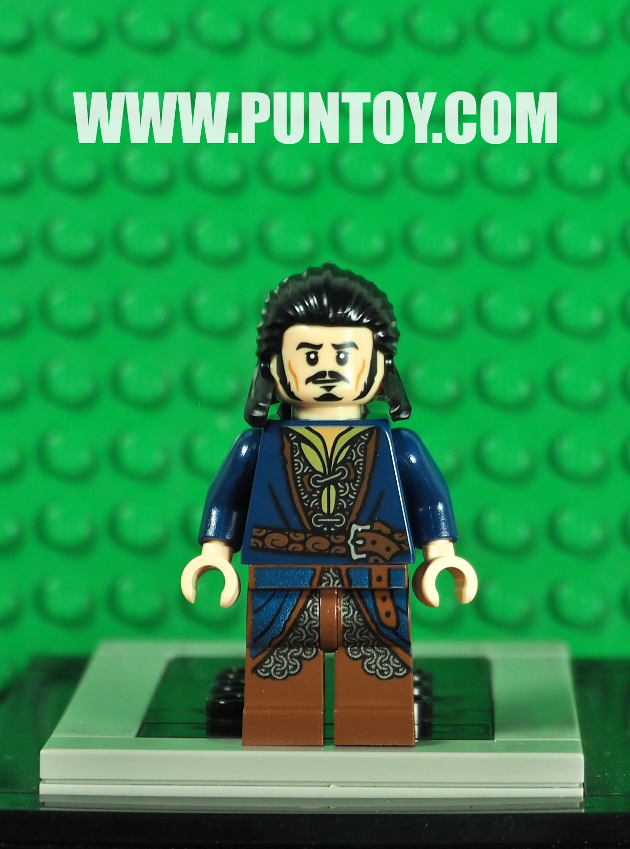 lor092: Bard the Bowman - Silver Buckle and Shirt Grommets