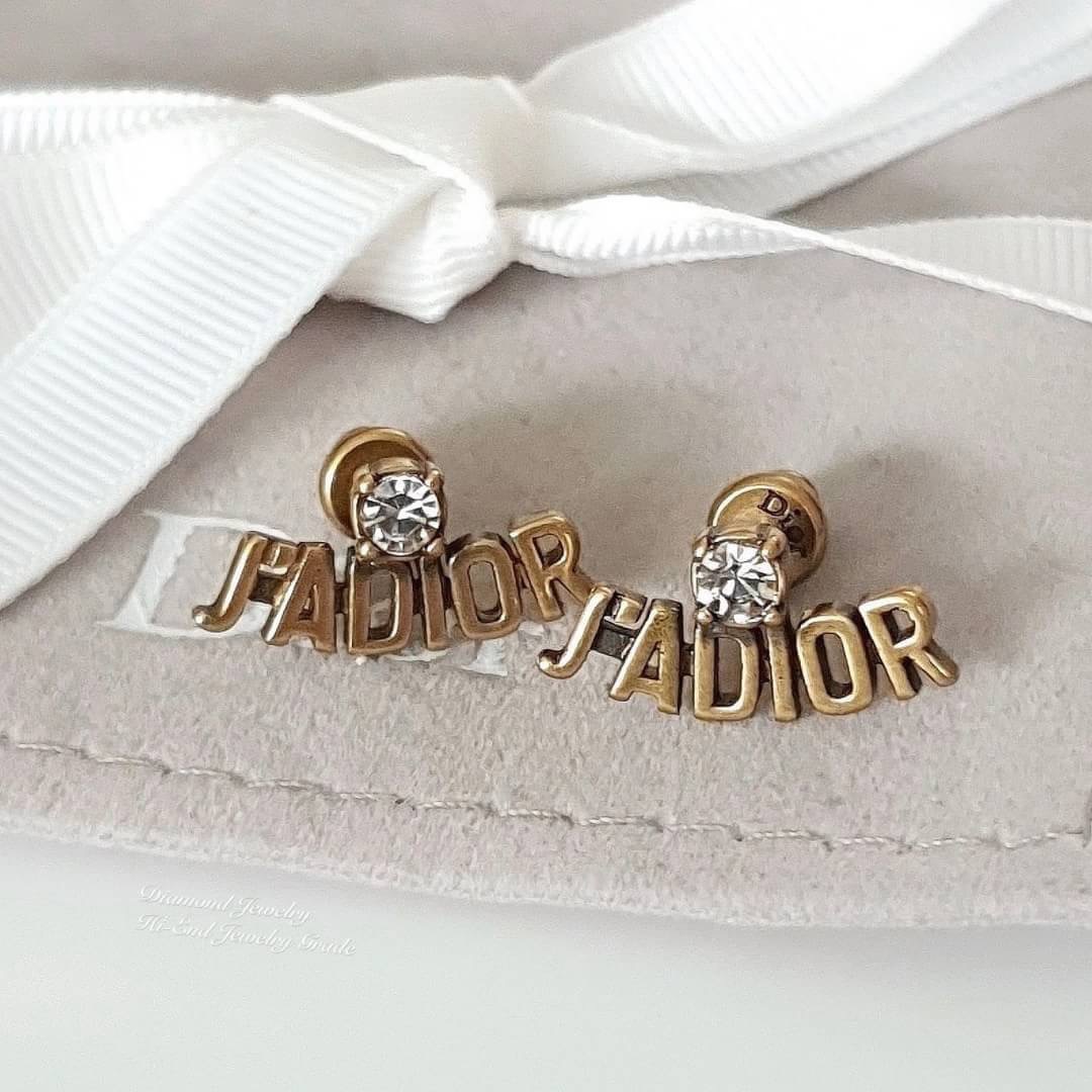 Super Hi-End Quality !!!! ((งาน 1:1 เหมือนในช็อปมากที่สุดในท้องตลาด)) Christian Dior Earring ต่างหูดิอองาน 1:1 เหมือนของแท้เป๊ะๆค่ะ รับรองงานสวยมากกกกก ดูหรู ดูผู้ดีสุดๆ งานดี เพชรคุณภาพดีมากๆมากๆคะรับประกันความพอใจเลยค่ะ ตัวเรือนสีทองแอนทีค งาน laser sta