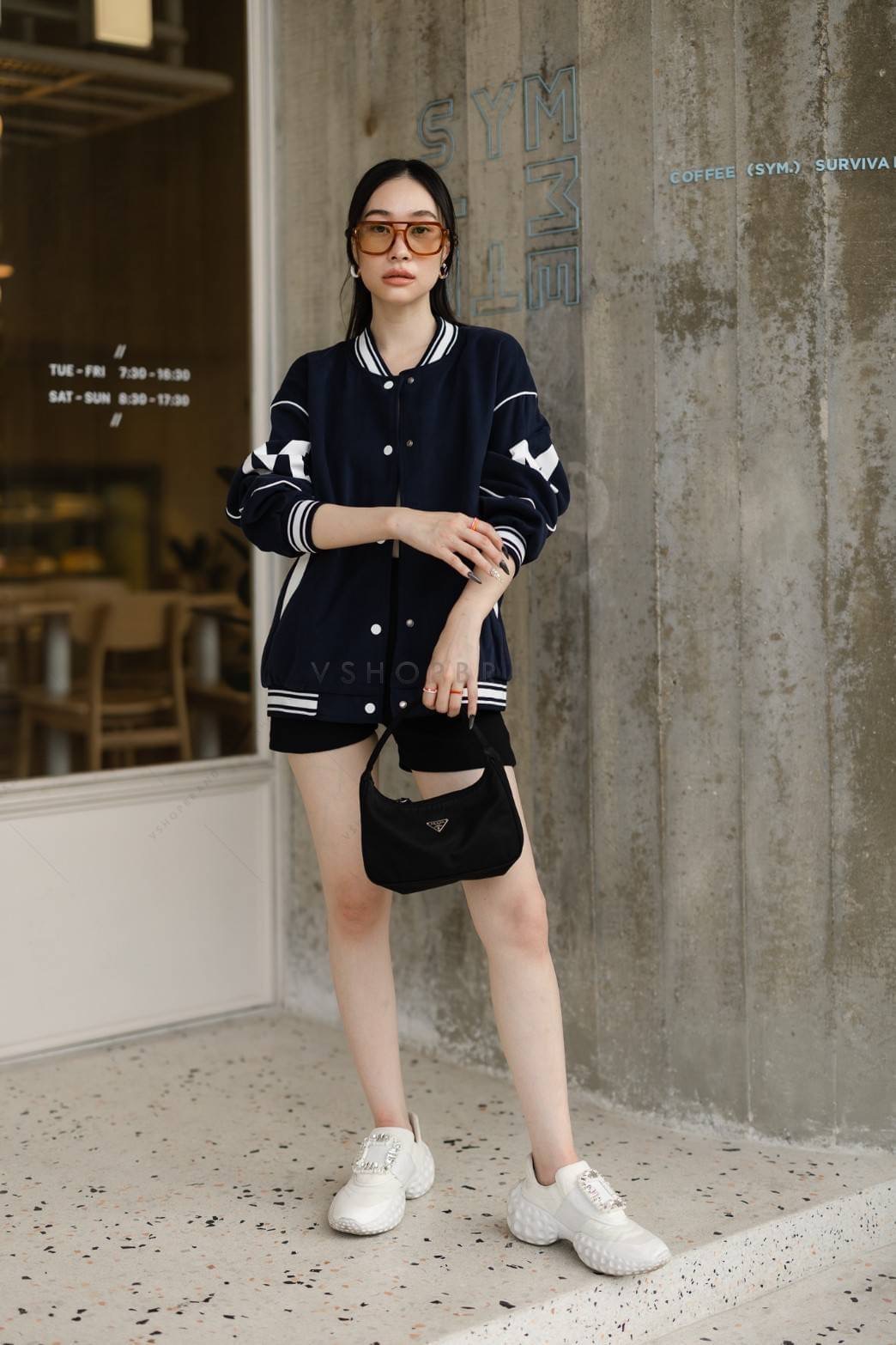 เสื้อแจ็คเก็ตเบสบอล ปักตัว M (กระเป๋าข้างใช้ได้จริง) สไตล์สาวสตรีท รุ่นนี้ผ้าเนื้อดีมากก ใส่แมทซ์กับเสื้อยืดเท่ ๆ สวยลงตัวมากค่ะ