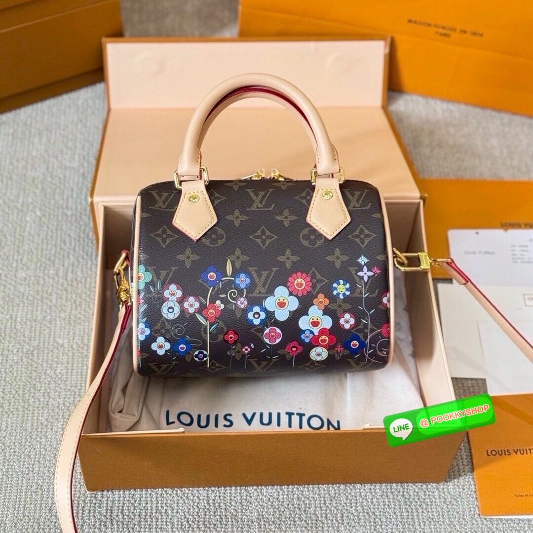 🕊️ พร้อมส่ง | LV x TM speedy bandouliere 20 bag Monogram Flowers กระเป๋าทรงหมอนใบเล็ก คอลแสนสดใสด้วยการตกแต่งลายพิมพ์ รุ่นดอกไม้หลากสี และเชอรี่ มาพร้อมกุญแจล็อค ขนาดกำลังดี กะทัดรัด เปิด-ปิดด้วยซิป สามารถเกี่ยวกุญแจล็อคได้ หูจับในตัว และมีสายสะพา