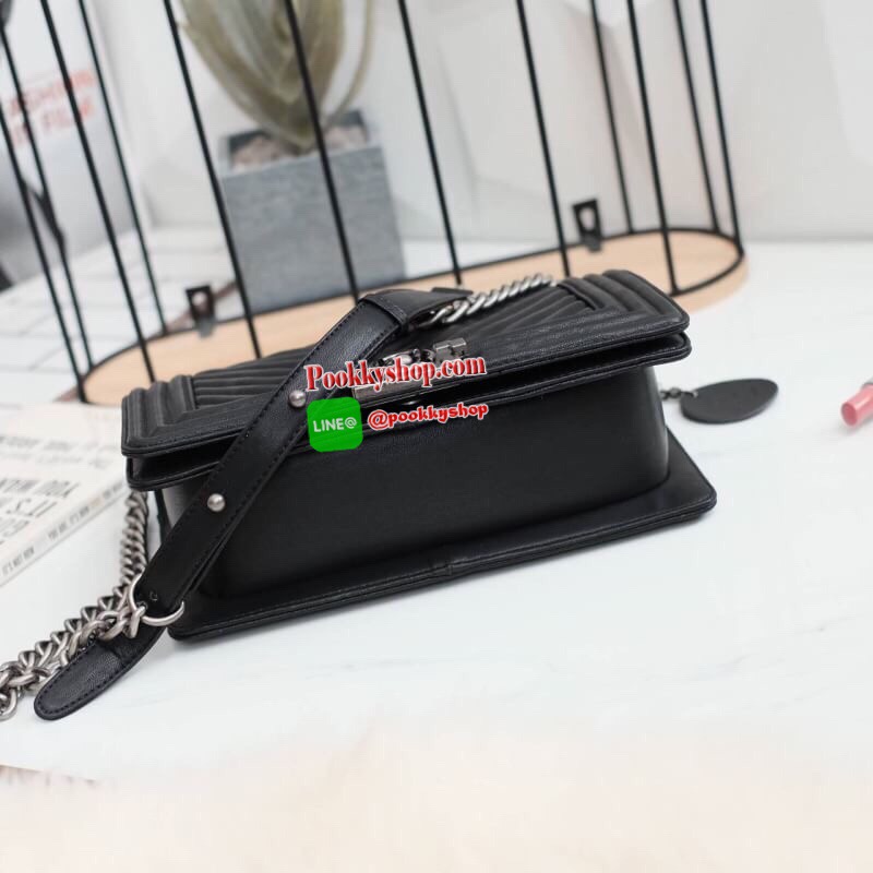 พร้อมส่งไม่ต้องรอค่า รุ่นขายดีมาก 👍👜 BestSeller! Keep chain large shoulder bag กระเป๋าทรงยอดฮิตคะ รุ่นนี้รับประกันความสวย คอลเลคชั่นใหม่ตัวกระเป๋าทำมาจากหนัง Microfiber เนื้อดี สวย ทน ขึ้นกว่าเดิมเยอะ !!