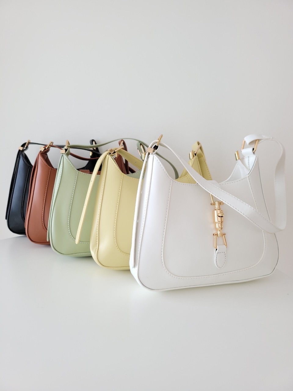 รุ่นใหม่✨ พร้อมส่ง!!!!!! Rosy bag (BP) เริ่ดได้เชิ่ดได้ กระเป๋าสะพายหนังลุคคุณหนูคุณนาย มีสายสำรองไว้ให้ต่อเพิ่มความยาวสะพายแบบcrossbodyได้ มีให้เลือก5สี