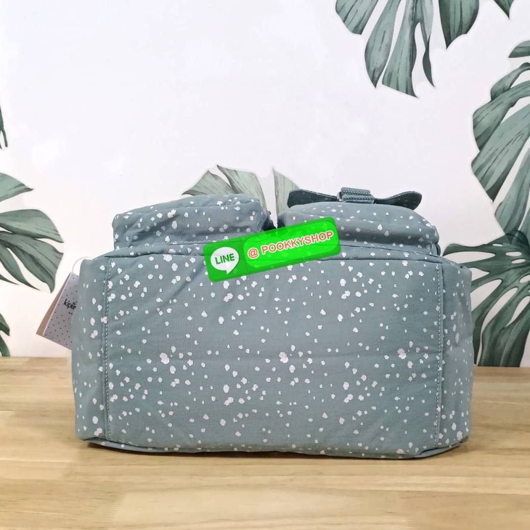 Kipling Women’s Defea Top-Handle Bag (ผ้าหนา) กระเป๋าถือหรือสะพายจาก Kipling วัสดุทำจาก Nylon + Polyester