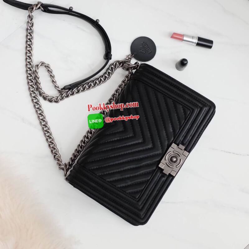 พร้อมส่งไม่ต้องรอค่า รุ่นขายดีมาก 👍👜 BestSeller! Keep chain large shoulder bag กระเป๋าทรงยอดฮิตคะ รุ่นนี้รับประกันความสวย คอลเลคชั่นใหม่ตัวกระเป๋าทำมาจากหนัง Microfiber เนื้อดี สวย ทน ขึ้นกว่าเดิมเยอะ !!