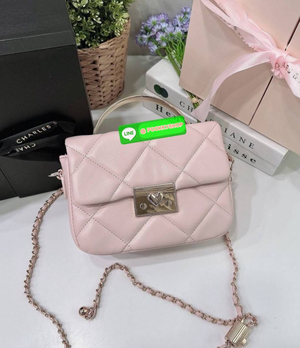 Charles&Keith แท้ Outlet ถือออกงานได้ สะพายได้ ให้ลุคลูกคุณหนู มาพร้อมกล่อง เหมาะสำหรับมอบเป็นของขวัญได้ มี 3 สี