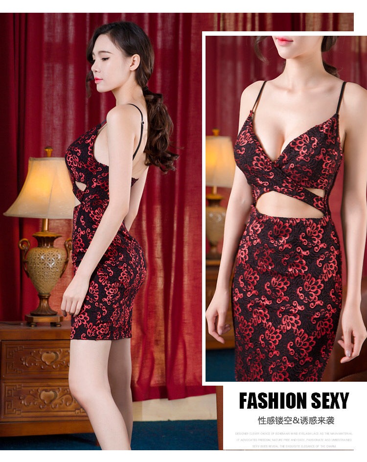 ชุดเดรส สั้น เดรสลูกไม้ พื้นดำทอ ลายเขียวนกยูง. แต่งเว้าเอว สวย เปรี้ยว มากคะ (มีรองฟองน้ำ) FREE SIZE