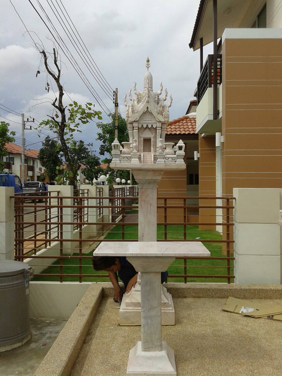 ศาลพระภูมิทรงปราสาท ขนาด ฐานกว้าง69ซม ยาว69ซม