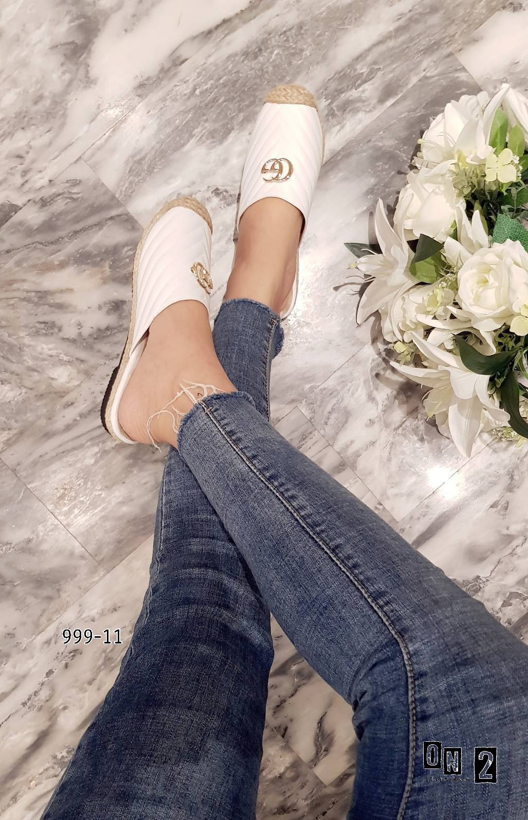 chevron shoes คัชชูเปิดหลังหนังปั้มแบรนด์กุชชี่ หน้าติดโลโก้ หนังPuแต่งลาย chevron ซอฟในนุ่มใส่สบาย พื้นปั้มคะ มา 2 สี