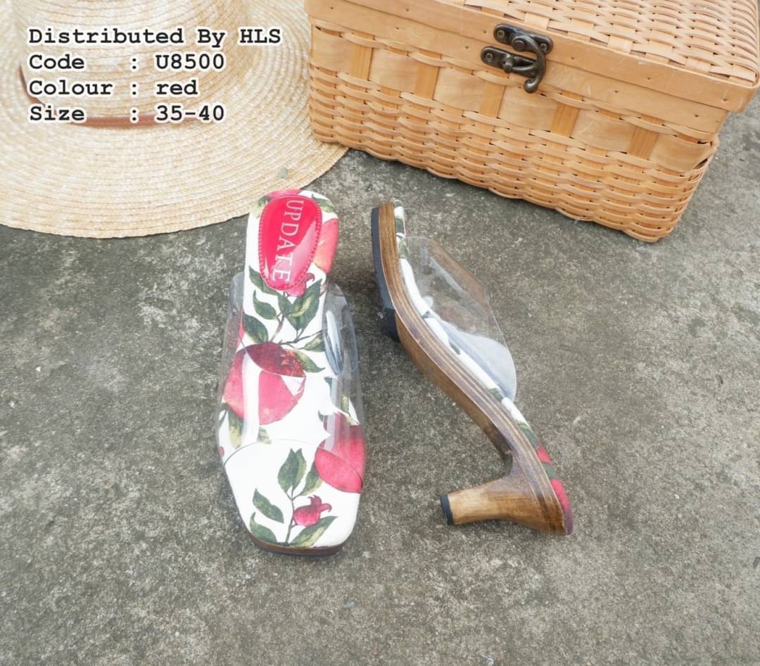 🌼🌼 ...แบบใหม่มาแล้วคะ พร้อมส่งคร่าา🙏🏻🙏🏻 !! รองเท้าส้นสูง maxi สูง 2.5" ทรงสวมหน้าตัด สวมพลาสติกใส พื้นงานผ้าแคนวาสพิมพ์ลายดอกไม้หวานๆ ใส่สบายๆชิวๆ