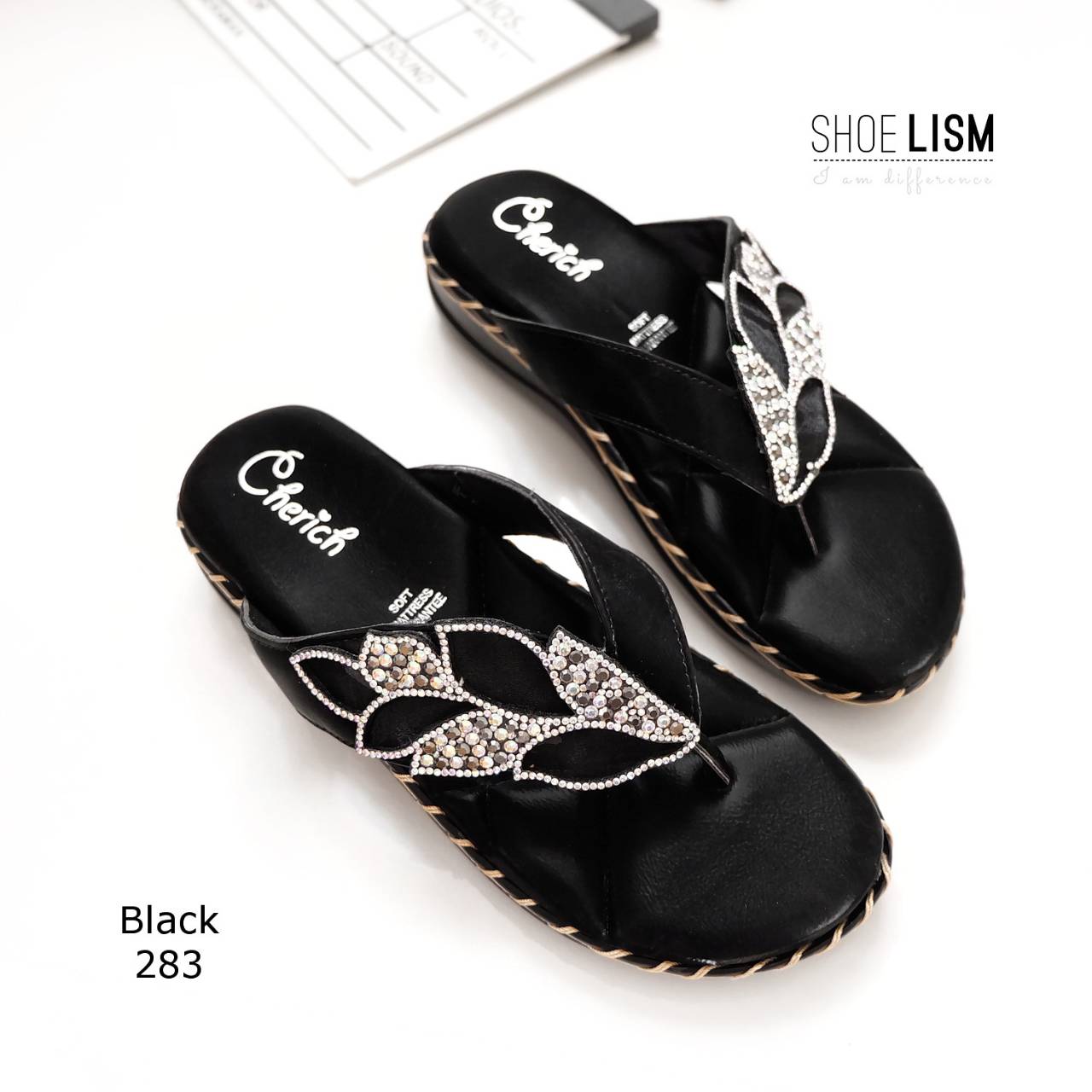 ของเข้าแล้ว รองเท้าพื้นนวมนุ่ม ดีไซน์เก๋แต่งอะไหล่ ส้นกันลื่นหนา แมท์เสื้อผ้าสวย ไม่อยากให้สาวๆพลาดกันเลยน้า