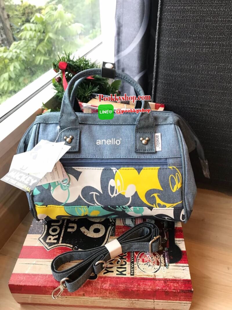 ANELLO MICKEY LIMITED EDITION REGULAR SHOULDER BAG DT-G002 รุ่นลิมิตเตทจาก Mickey90’s มาในรูปแบบ2way สไตล์Boston วาดลวดลายและสีสันแล้วสกรีนลายลงบนเนื้อผ้า สีสันตัวการ์ตูนแมทช์เข้ากับกระเป๋า ยังมีซับในพิมพ์ลายมิ้กกี้พิเศษสำหรับคอลเลคชันนี้เท่านั้นคร้า!!