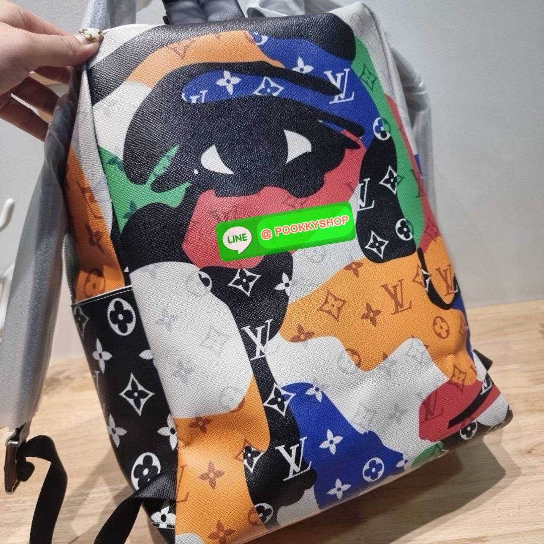 LV discovery backpack 🔆 Details ไอเท็มใหม่ 2023 ให้หนุ่มๆได้ใจสั่น กับกระเป๋าเป้สุดคูล ดีไซน์ลวดลายโดดเด่น ไม่ซ้ำใคร สีสันตกแต่งได้ลงตัว ใช้งานง่ายด้วยซิป ด้านหน้ามีช่องให้หนึ่งช่อง สายสะพายปรับได้อีกเล็กน้อย ภายในโล่งกว้างมาก มีช่องย่อยให้ เรียกไ