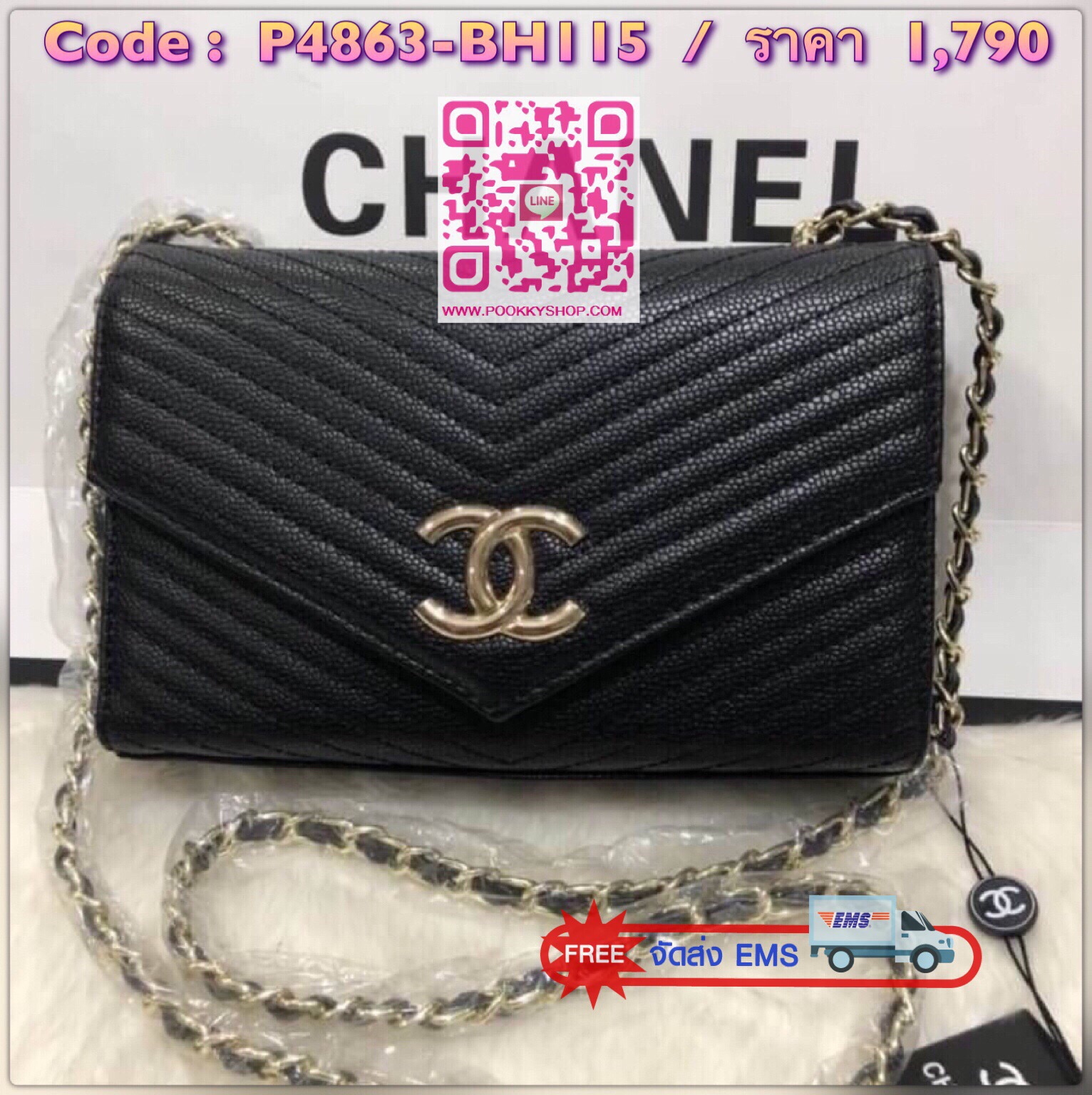 Chanel รุ่น Limited edition .. วัสดุหนังคาเวียเนื้อหนานุ่มลายตัวV คุณภาพดีแบบฉบับChanel ขนาดกำลังดี น้ำหนักเบา ด้านหน้ามีโลโก้ อะไหล่ทอง หรู ด้านหลังปั้มรูปโลโก้นูน สวยมากๆ เปิดปิดด้วยฝาปิดกระดุม ด้านในมีช่องใส่บัตรได้หลายใบ และมีช่องชิปใส่ของจุกจิกได้ ตั