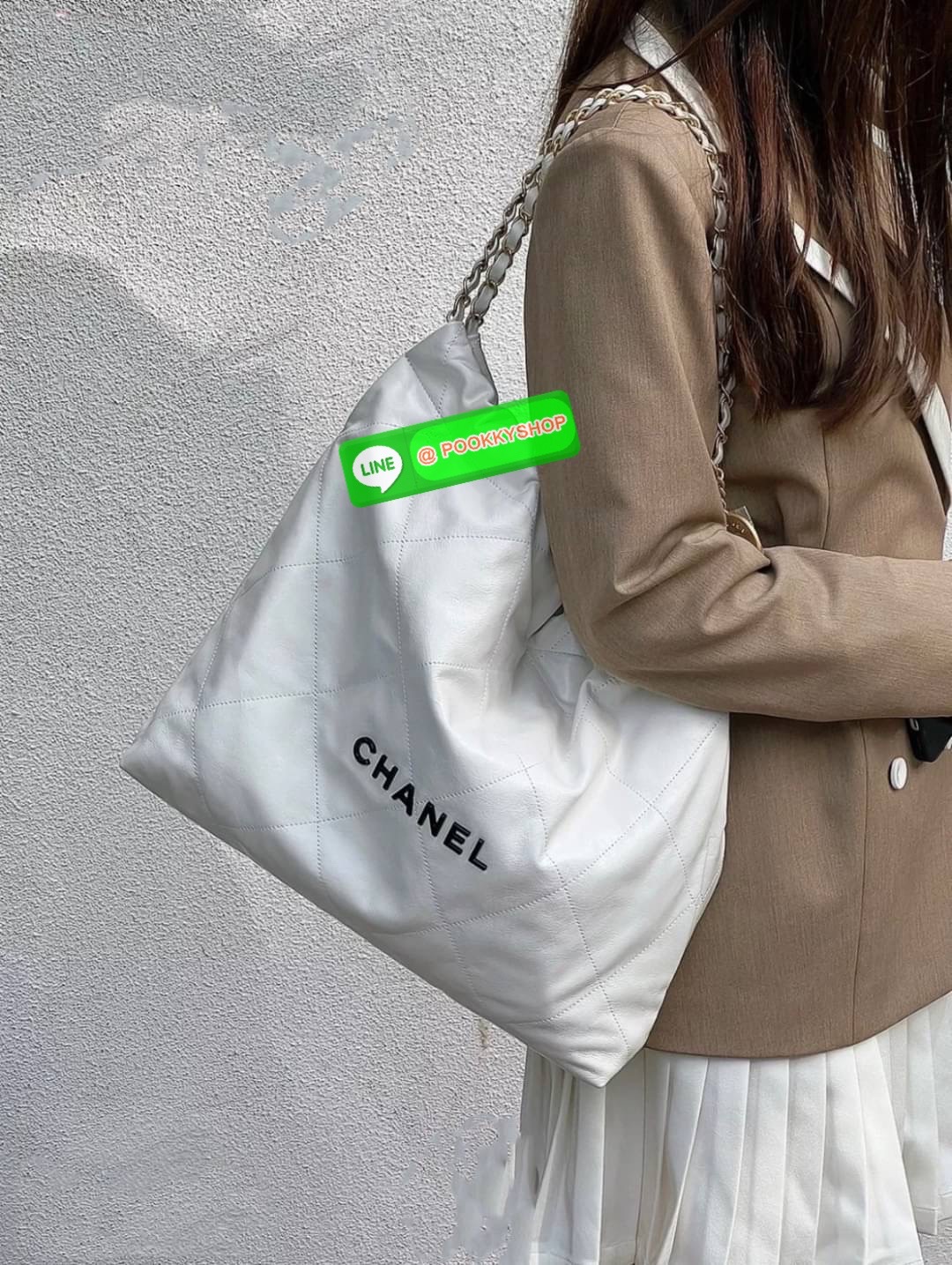 New Arrivals!!! CHANEL BAG VIP GIFT WITH PURCHASE (GWP) พรีเมี่ยมกิ๊ฟสุดหรู วัสดุหนังแกะสังเคราะห์นุ่ม ลื่น มันเงา อะไหล่ทองหรูหรา ไอเท็มมาแรง เกินต้านน ดีเทลเรียบๆแต่หรูหรา ใช้ได้ทุกโอกาศ เปิด-ปิด ด้วยกระดุมแม่เหล็ก ภายในโล่ง มีช่องซิป มาพร้อมใบลูกใส่ตัง