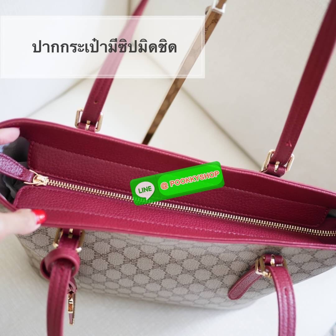 LUXE กระเป๋าใบใหญ่มาแล้วค่าาา ฐานกว้าง 12 นิ้ว ✔️ใบนี้ ใส่เอสี่ ได้นะคะ✔️ ชอบกระเป๋าสะพายขึ้นไหล่ 📌แนะนำใบนี้เลยค่ะ📌 ขนาดที่เพอร์เฟค 🌟🌟เหมาะกับสรีระของทุกๆคน 🌟🌟