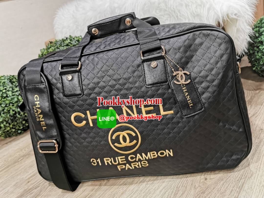 พร้อมส่งรุ่นยอดนิยมค่ะ! Hot! Chanel VIP Gift Large Travel Bag กระเป๋าใบใหญ่ Gift With Purchase (GWP) รุ่นใหม่ล่าสุด Limited Edition พรีเมี่ยมกิ๊ฟของเเท้จาก Chanel Counter ดีไซน์ทรงเหลี่ยมวัสดุหนังลายตารางเนื้อหนาสีดำกันนำ้ดูแลรักษาทำความสะอาดง่าย เปิดปิดด