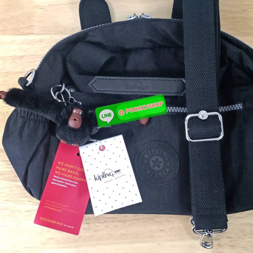 Kipling K1006 Handbag กระเป๋าถือหรือสะพาย วัสดุ Polyester 100% รุ่นใหม่ มีให้เลือกทั้งแบบเรียบ และ ลายน่ารัก มีช่องแยกด้านหน้า 2 ช่อง ช่องหลักโล่งกว้าง พร้อมช่อง pocket แยก 2 ช่อง ใช้งานได้ครบครัน สามารถสตางค์ใบยาวได้ ขนาดกำลังดี จะใช้ทำงาน ไปเรียน หรือ ถ
